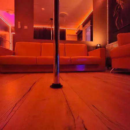 POLE DANCE Apartment Lalka Miłości